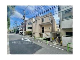 東京都港区南麻布３丁目