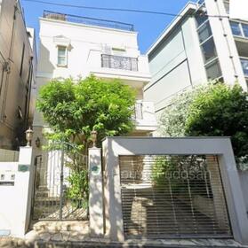 東京都港区南青山６丁目