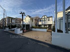 東京都世田谷区中町３丁目