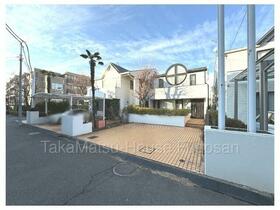 東京都世田谷区中町３丁目