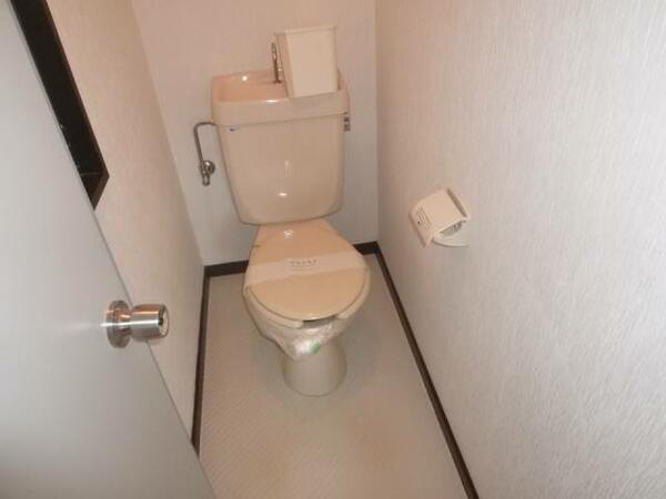 画像8:トイレも窓があります