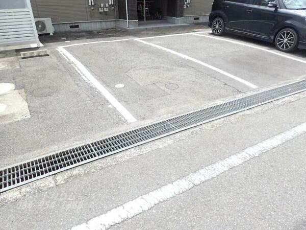 画像12:駐車場（イメージ）