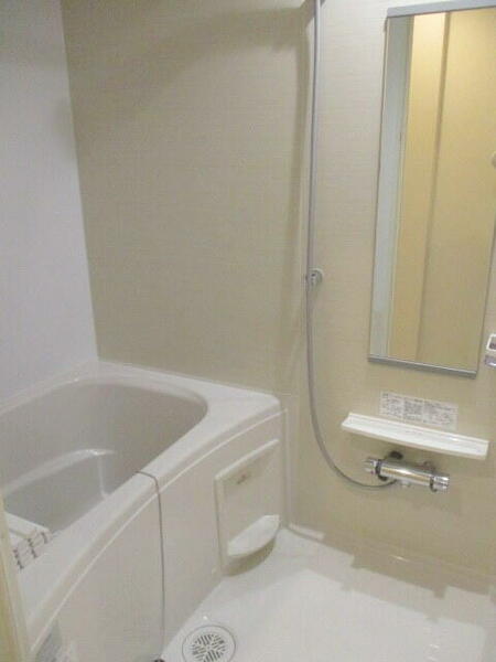 画像9:清潔感のあるバスルーム