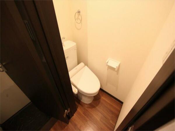 画像9:温水洗浄暖房便座付トイレ　イメージ写真
