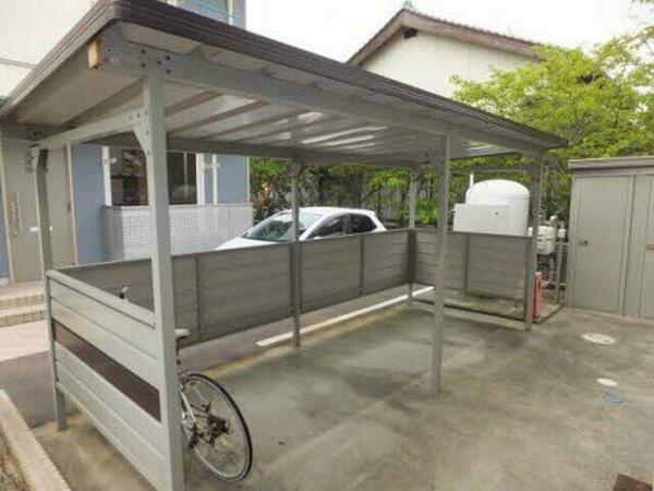 画像13:屋根つきの自転車置き場を設置しております！