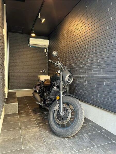 画像10:５帖のバイクガレージ・トランクルームとしても利用可能