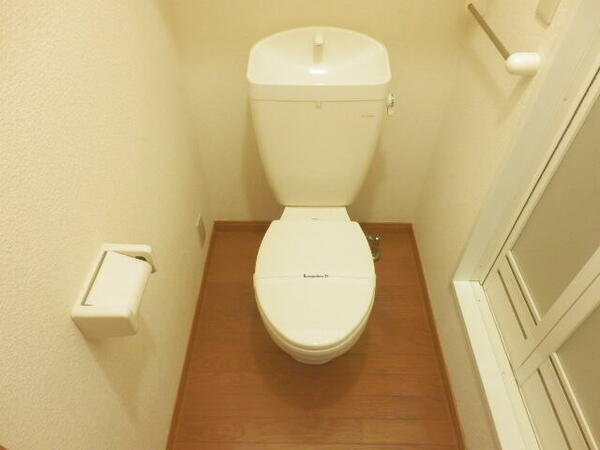 画像11:トイレの奥にお風呂があり、脱衣所として使用できます！