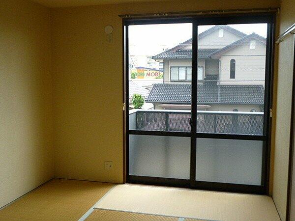 画像8:日本らしい落ち着いた雰囲気の和室です