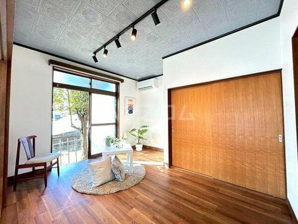 detached 埼玉県北足立郡伊奈町大字小室

地図を見る