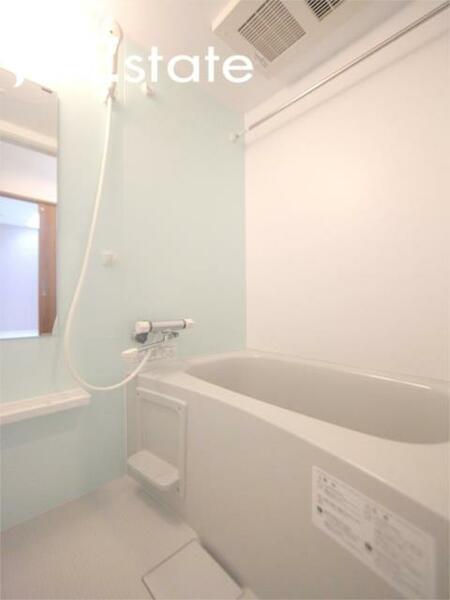 画像6:浴室乾燥機付バスルーム