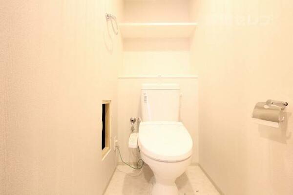 画像9:ウォシュレットつき個室トイレです