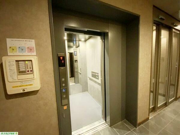 画像13:エレベーターあります