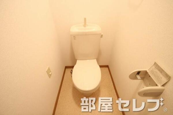 画像6:清潔感あるトイレ。
