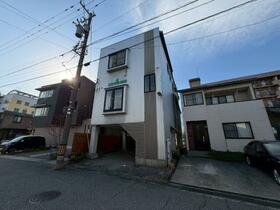 石川県金沢市西念1丁目