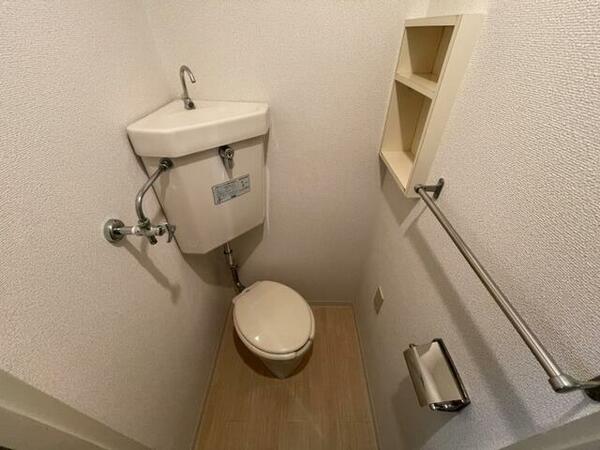 画像12:こちらはトイレです。清潔感があり、安心して使用できます。