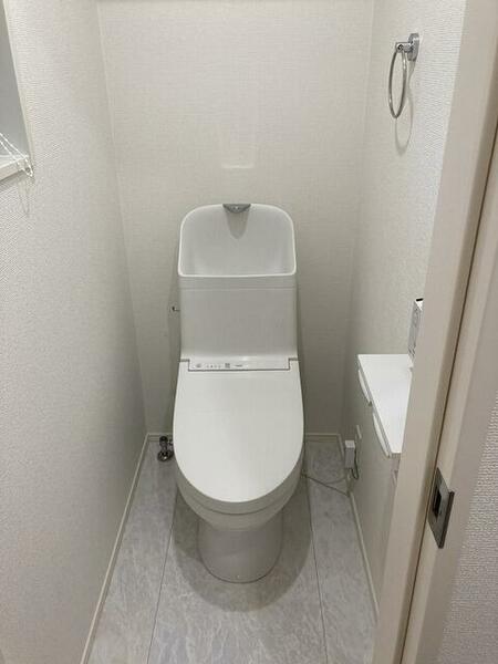 １階トイレ（温水洗浄便座付き）