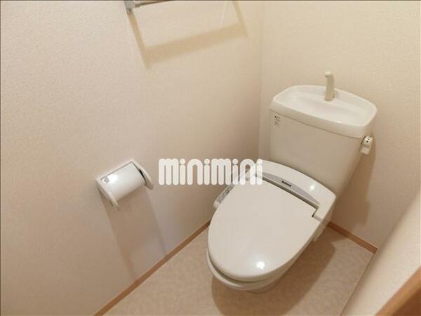 画像10:（参考写真）温水洗浄機能付きのトイレです。