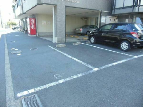 画像13:～敷地内に駐車場はもちろん完備していますよ～