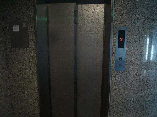 画像8:エレベーター