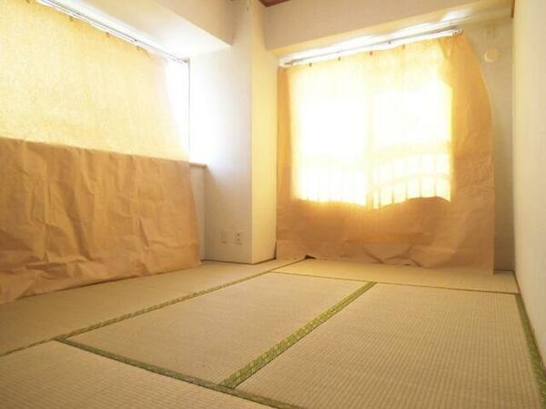 画像5:日当たりの良い角部屋は居心地の良い和室です！
