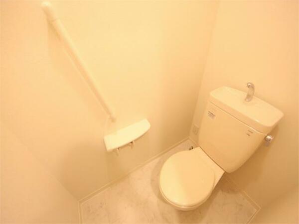 画像6:トイレ　温水洗浄便座取り付け可