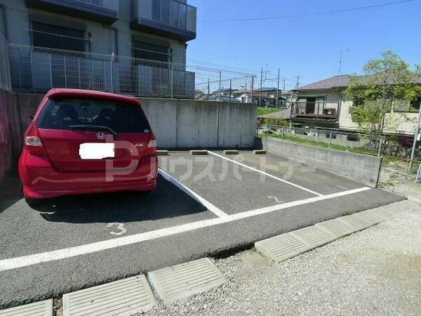 画像15:駐車場