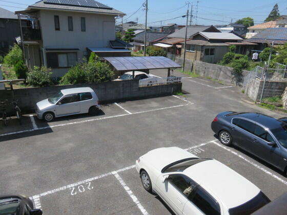 画像3:余裕のある駐車スペース。運転初心者さんも