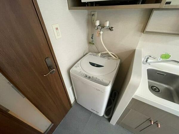 画像13:もちろん洗濯機置場は室内にあるので、いつでも洗濯できますよ～