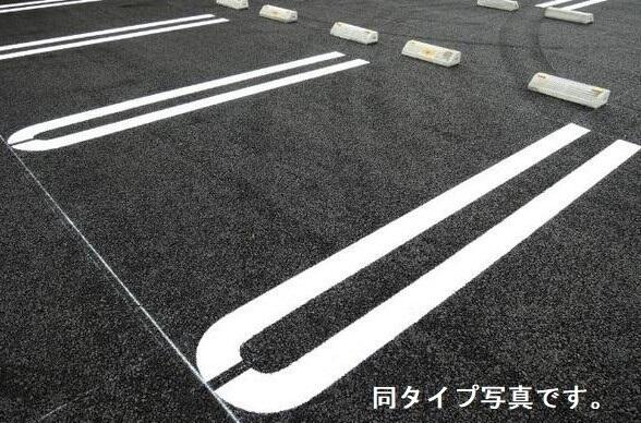 画像13:駐車場