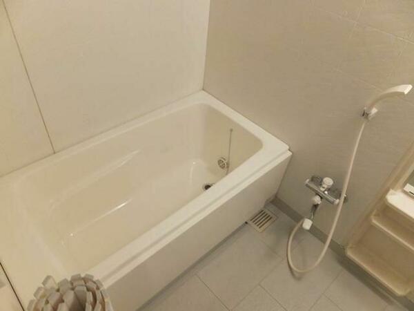 画像11:追焚・浴室乾燥機能付バスルーム