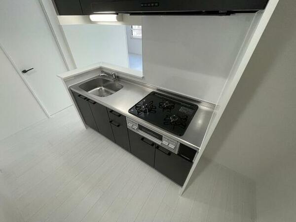 画像16:キッチンは調理スペースもあり料理がはかどりそうです。