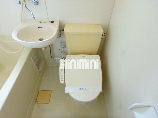 画像6:清潔感のあるトイレです。