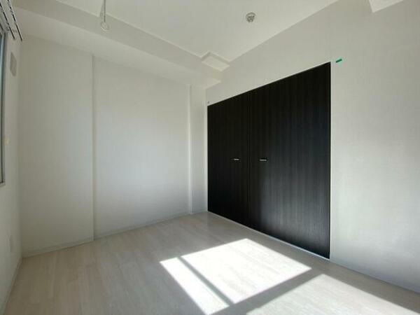 画像11:白を基調とした明るい印象のお部屋になっています！