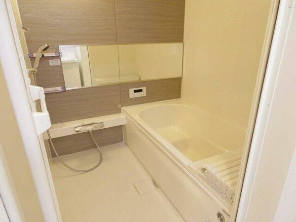 浴室：１坪タイプユニットバス（追炊き給湯器・浴室換気乾燥機付き）