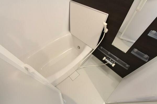 画像5:1416サイズの浴室。浴室暖房乾燥機付きです。