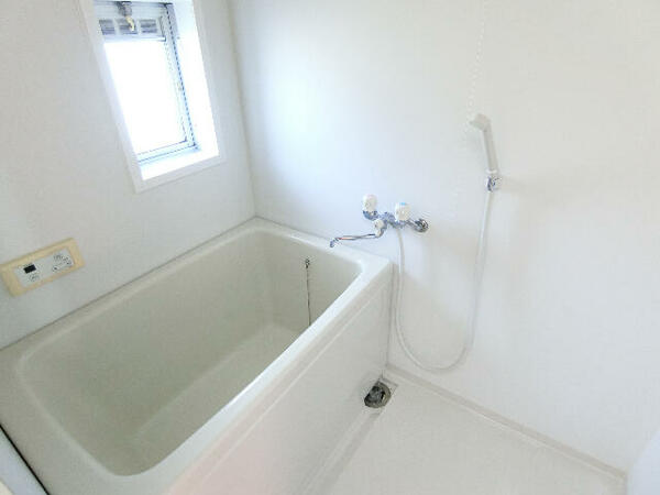 画像5:給湯式のお風呂です。