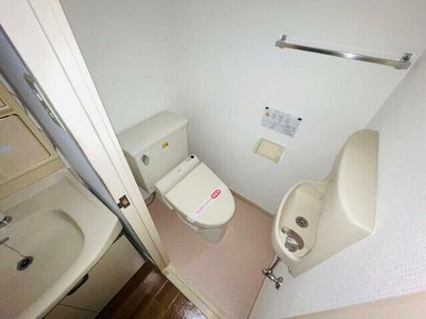 トイレ：ウォシュレット付きの洋式トイレです