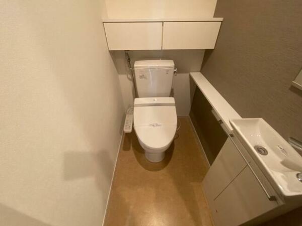 画像12:こちらはトイレです。清潔感があり、安心して使用できます。