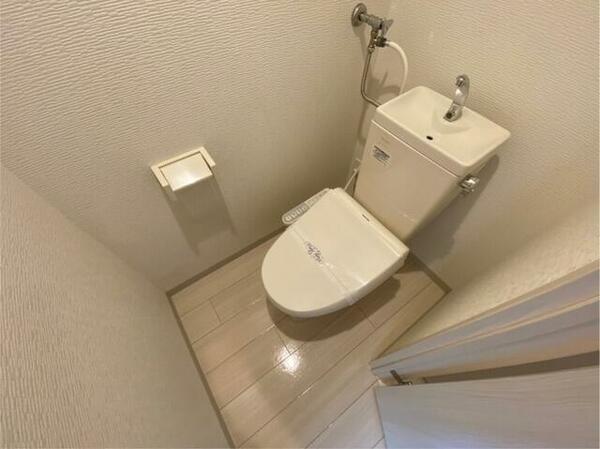 画像12:ウォシュレット機能がついたトイレ。安心して使用できますね。