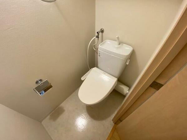 画像12:ウォシュレット機能がついたトイレです。安心して使用できます。