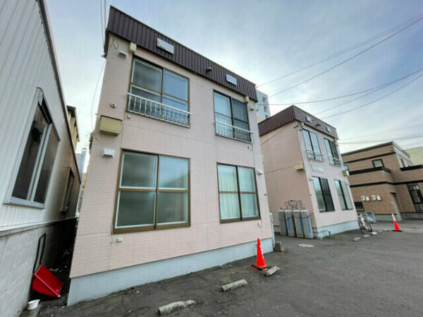 北海道札幌市中央区南十六条西９丁目(賃貸アパート1R・2階・23.10㎡)の写真 その1
