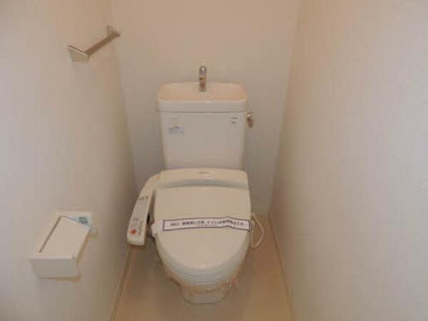 画像9:暖房洗浄便座付きのトイレです☆