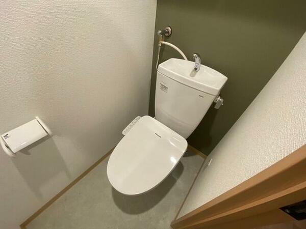 画像11:清潔感があり安心して使用できるトイレになっておりました。