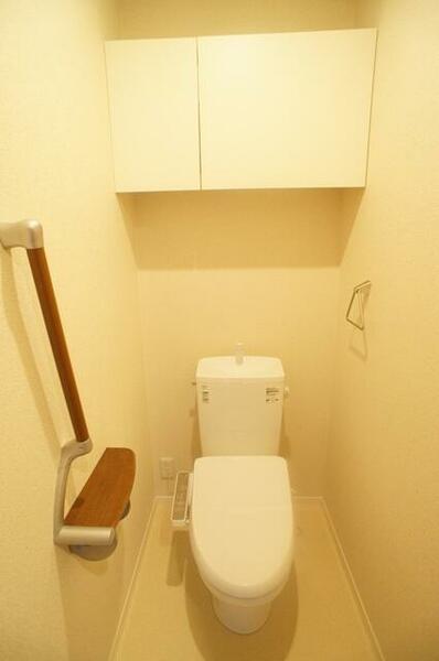 画像14:温水洗浄暖房便座付トイレ