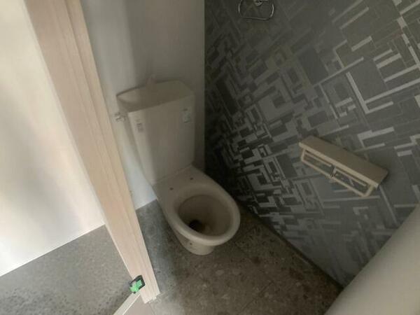 画像12:こちらはトイレです。清潔感があり、安心して使用できます。