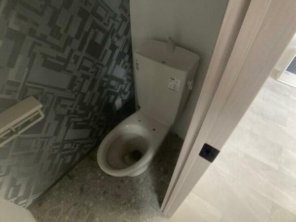 画像12:こちらはトイレです。清潔感があり、安心して使用できます。