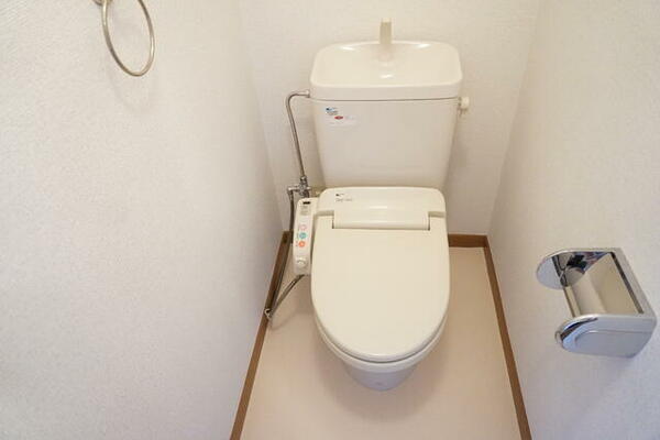 トイレ：洗浄暖房便座※同タイプ参考写真