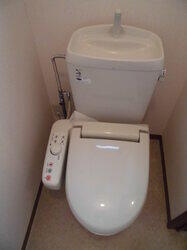 画像12:温水洗浄暖房便座付トイレ