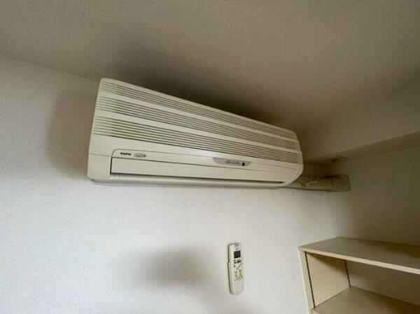 画像13:エアコンが設置済みです。暑い夏もこれで安心です。