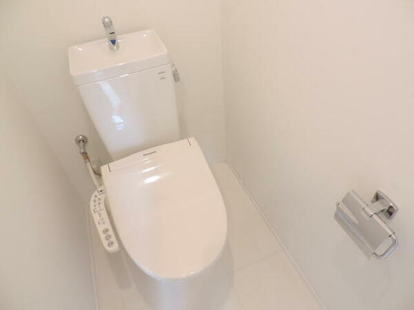 画像12:多機能付トイレ